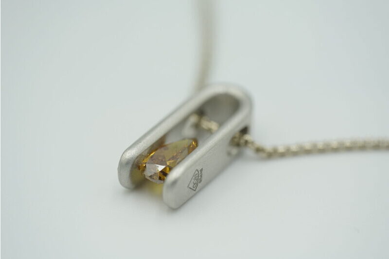 Anhänger, Gelblich-Orange, 1.58 Karat