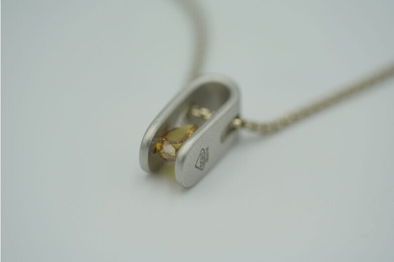 Anhänger, Gelblich-Orange, 1.02 Karat