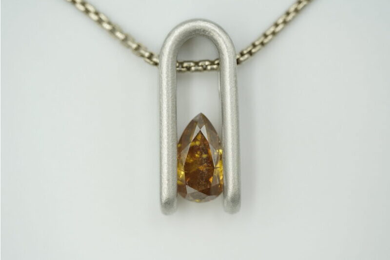 Anhänger, Gelblich-Orange, 1.58 Karat