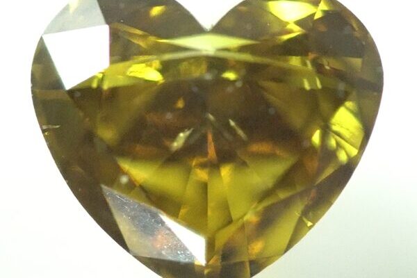 Naturdiamant: grünlich-Orange-Gelb, 1.02 Karat